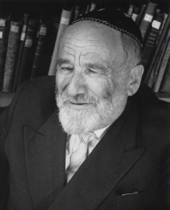 Rabin Białowieży Kopel Kahana Kagan w Londynie. Zdjęcie copyright Michael Wallach (in the collection of NPG London)
