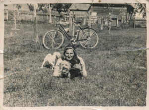 Sarenka, właścicielka knajpy w Białowieży w dzielnicy Krzyże, Ocalona. Zdjęcie ze zbiorów  Niny Ławrysz