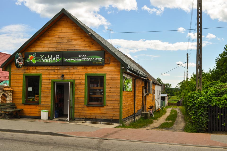 The “Kamar" grocery store in the old Jewish store of Nowokolscy, 2016, photo by Katarzyna Winiarska 