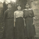 Szejna Halperin (z prawej) i Chaja Halperin (z lewej) w Białowieży. Zdjęcie ze zbiorów rodziny.