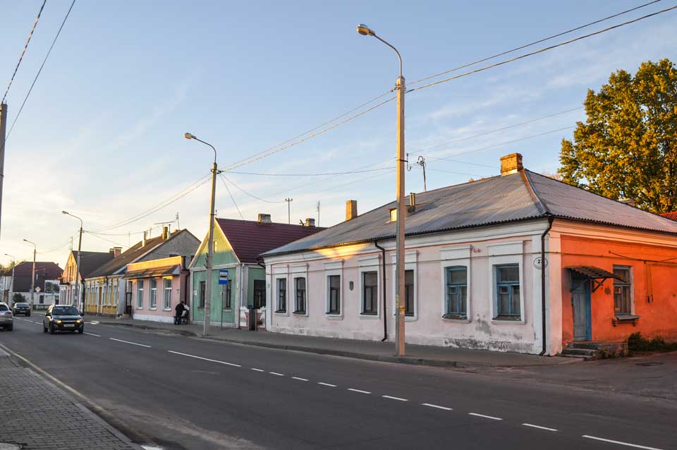 Kobryń, teren getta, zabytkowe domy przy ulicy Pierwszomajowej. 2015, fot. Katarzyna Winiarska